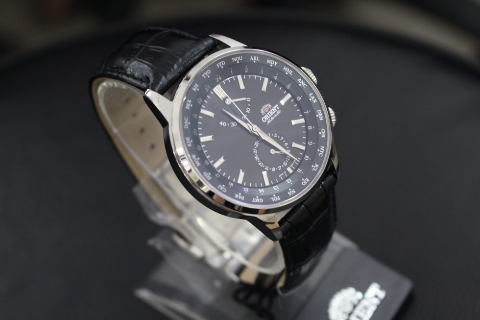 Góc nghiêng đồng hồ Orient SFA06002B0